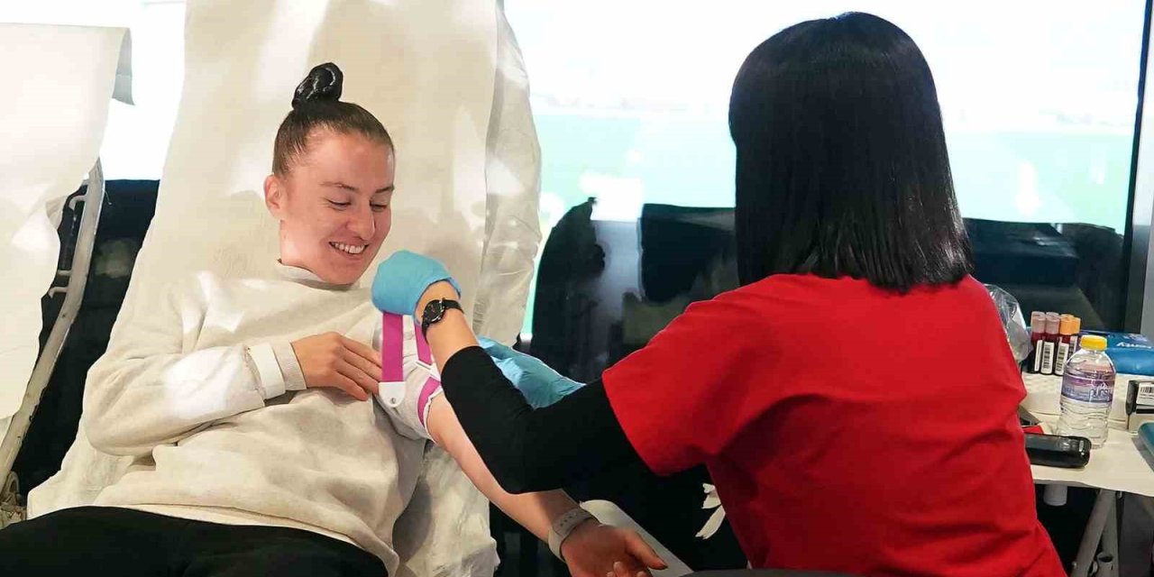 Fenerbahçe’den Depremzedeler İçin Kan Bağışı Kampanyası