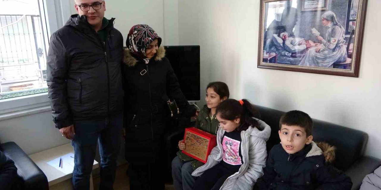 Kartal’a Gelen Depremzede Ailelere Kızılay’dan Yardım Eli