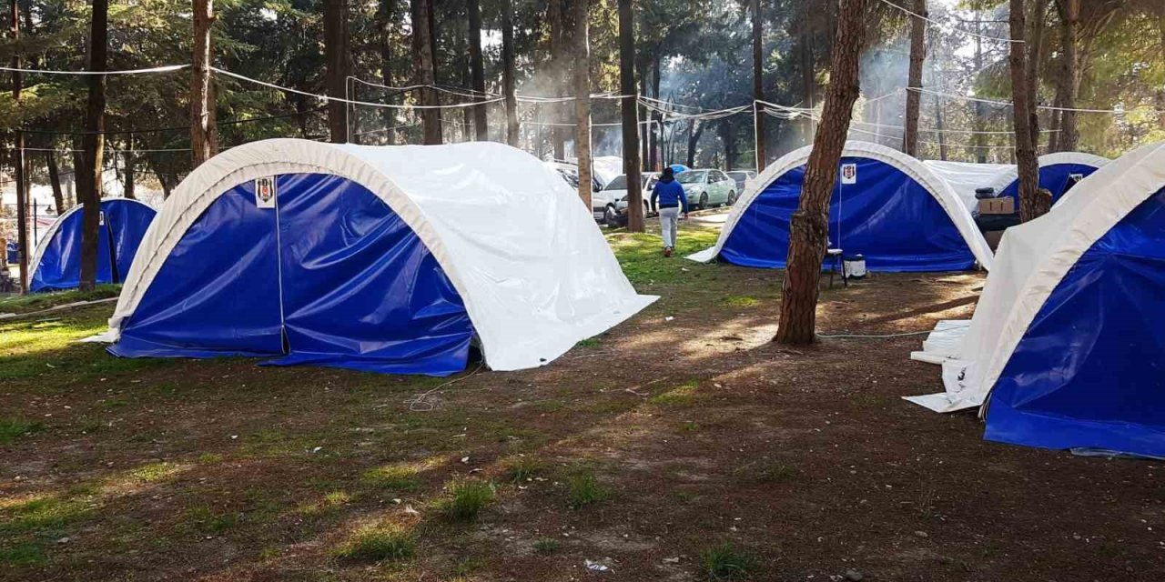 Başkan Ahmet Nur Çebi, Depremzedelerle Bir Araya Geldi