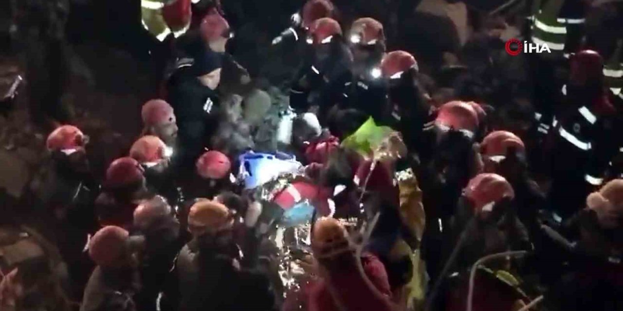 Mezarı Kazılmış Bekleniyordu, 258 Saat Sonra Enkazdan Neslihan Sağ Kurtarıldı