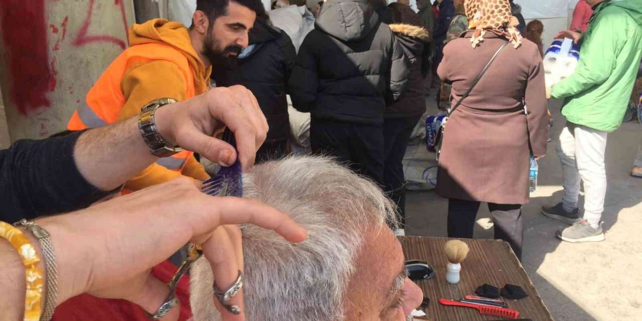 Depremzedelere Ücretsiz Tıraş