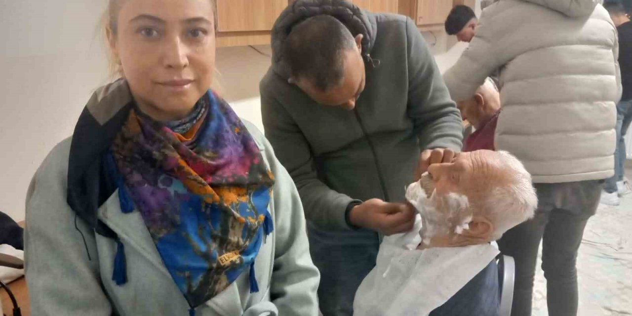 Gönüllü Berber Ve Kuaförlerden Depremzedelere Kişisel Bakım Desteği