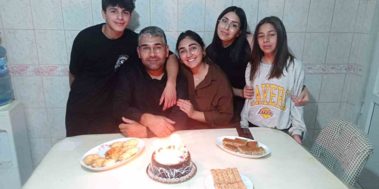 Bütün Ailesini Depremde Kaybetti, Tek Umudu Kayıp Kızını Bulmak