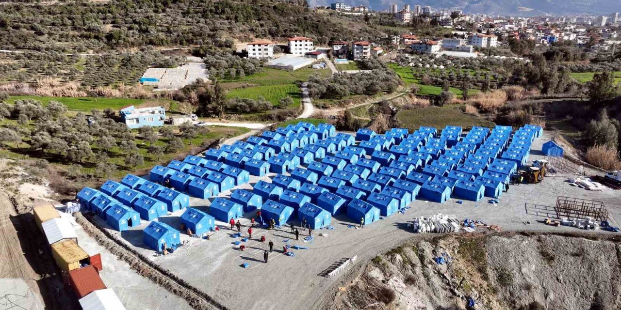 Mersin Büyükşehir Belediyesi Hatay’da Bin 500 Kişilik Çadır Kent Kuruyor