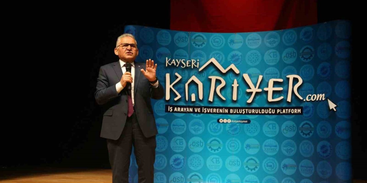 Kariyer Merkezi İş Arayan Depremzedelere Kucak Açtı