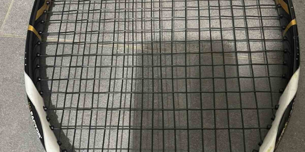 İpek Şenoğlu’nun Raketi 60 Bin Tl’ye Satıldı