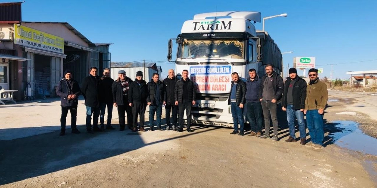 Depremzede Adıyamanlı Çiftçilere Yem Yardımı