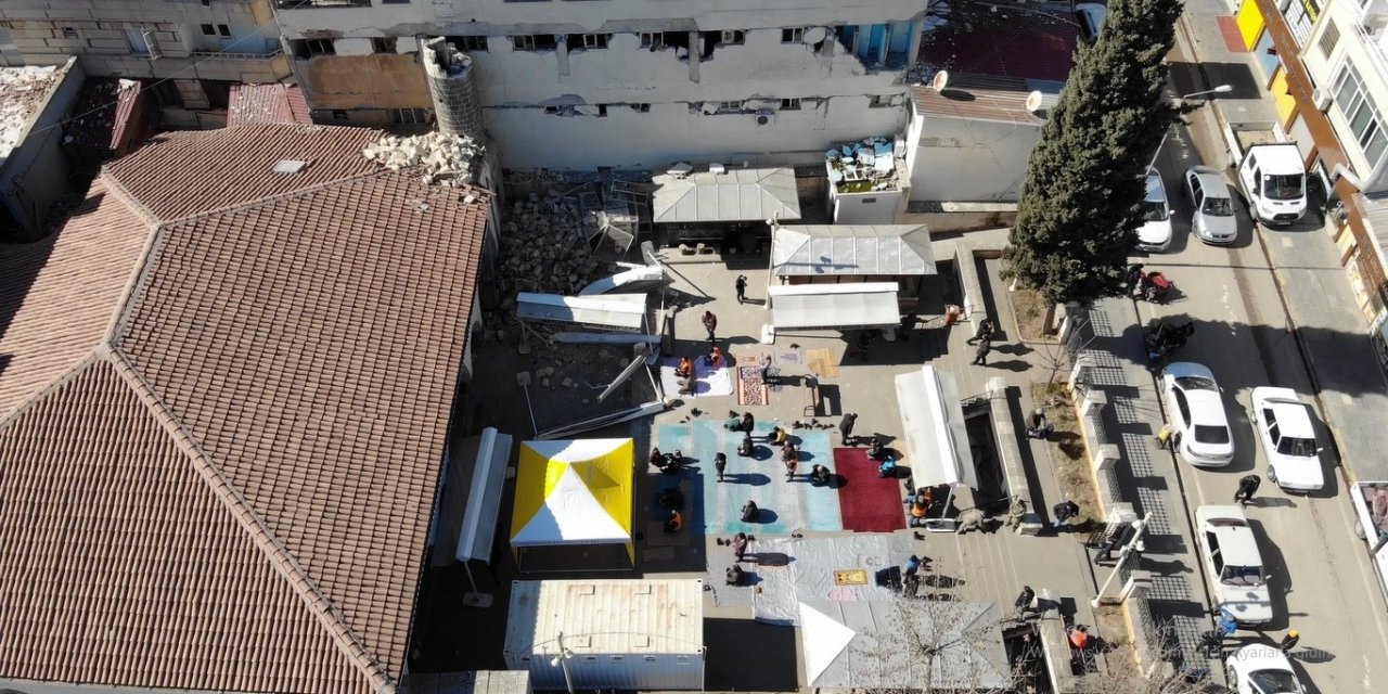 Tarihe Direndi Depreme Dayanamadı