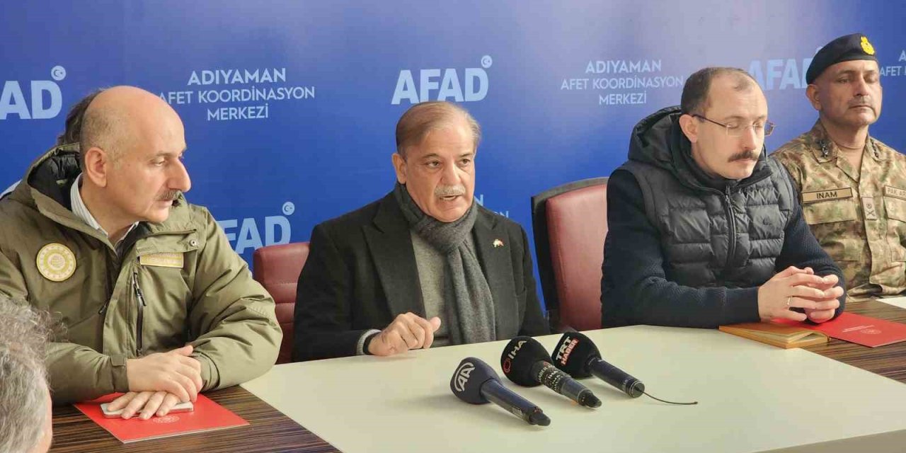 Pakistan Başbakanı Şerif Deprem Bölgesinde Konuştu