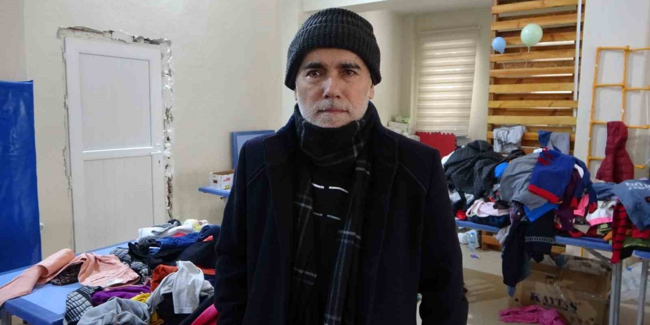 Depremzedenin Çaresizliği: Ailesinden 100 Kişiyi Kaybetti