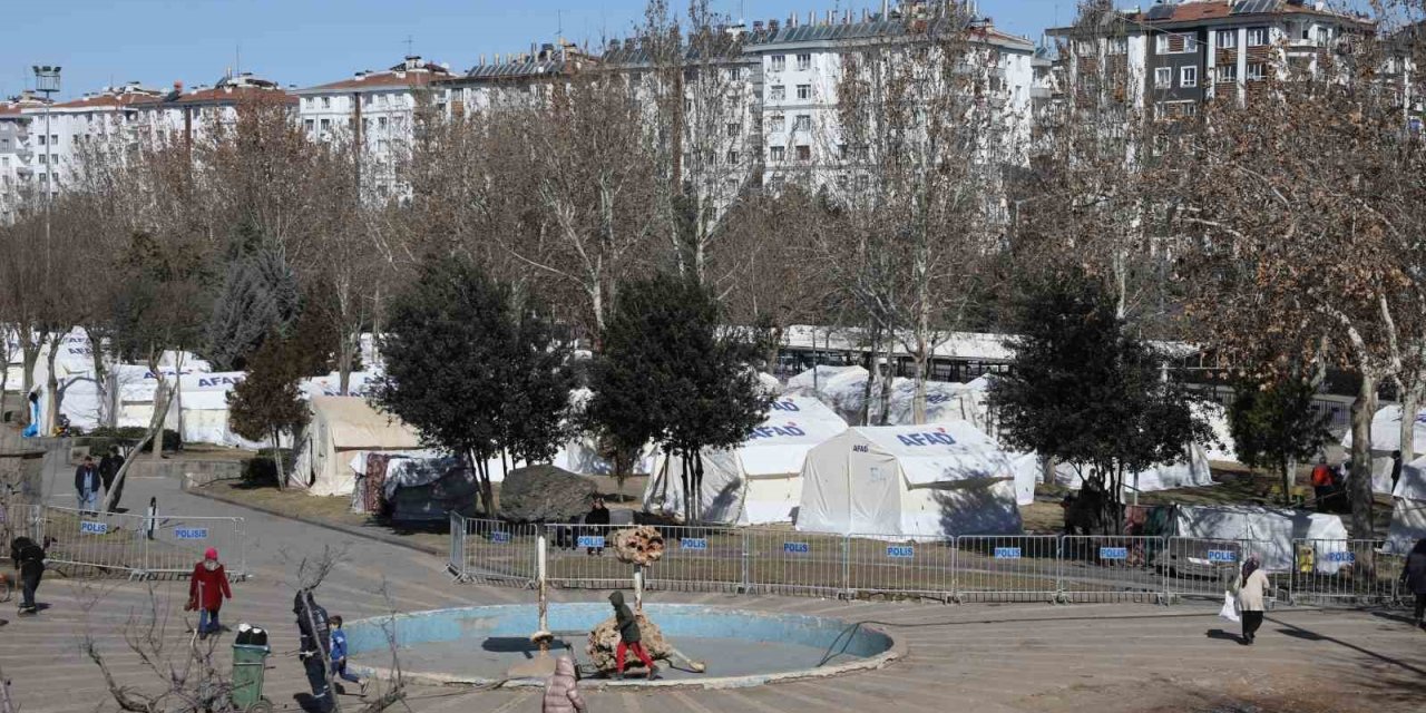 Çadır Kentlerde Vatandaşın Tüm İhtiyaçları Karşılanıyor