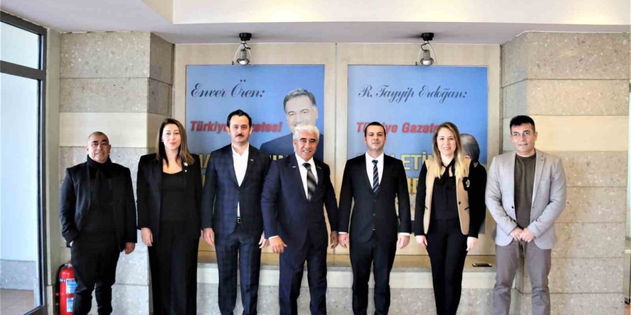 Antalya Düşünce Platformu Üyelerinden Türkiye Gazetesine Ziyaret