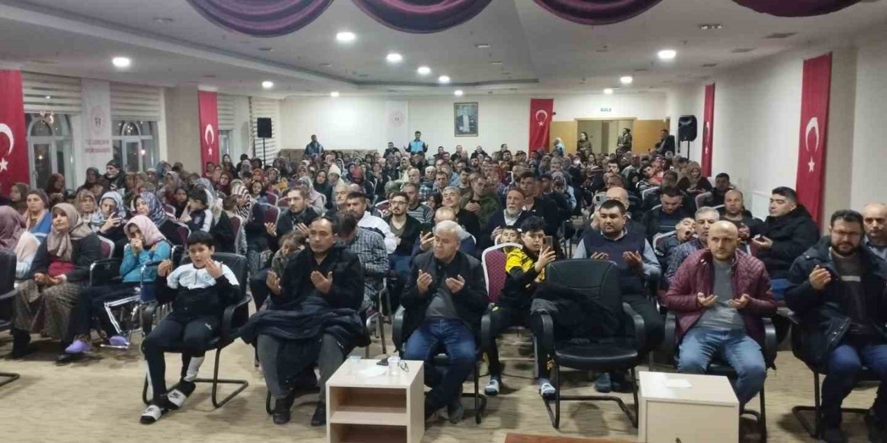 Depremzede Ailelerin Misafir Edildiği Kyk Yurdunda Kandil Programı