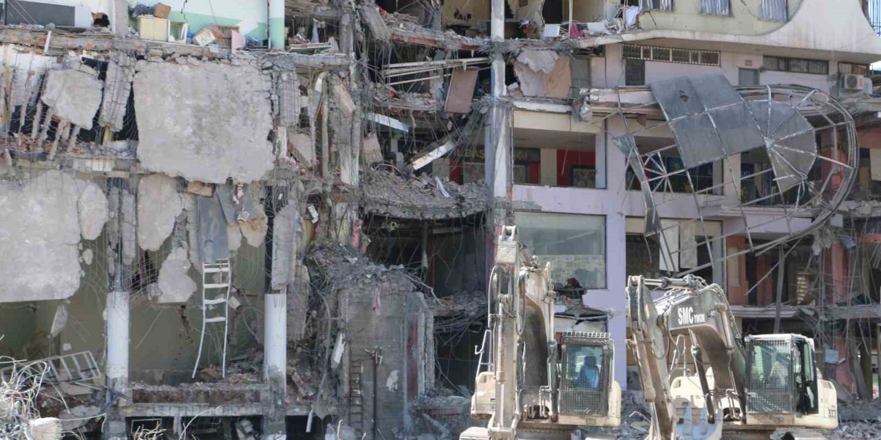 Diyarbakır’da Enkaz Arama Çalışmaları Tamamlandı