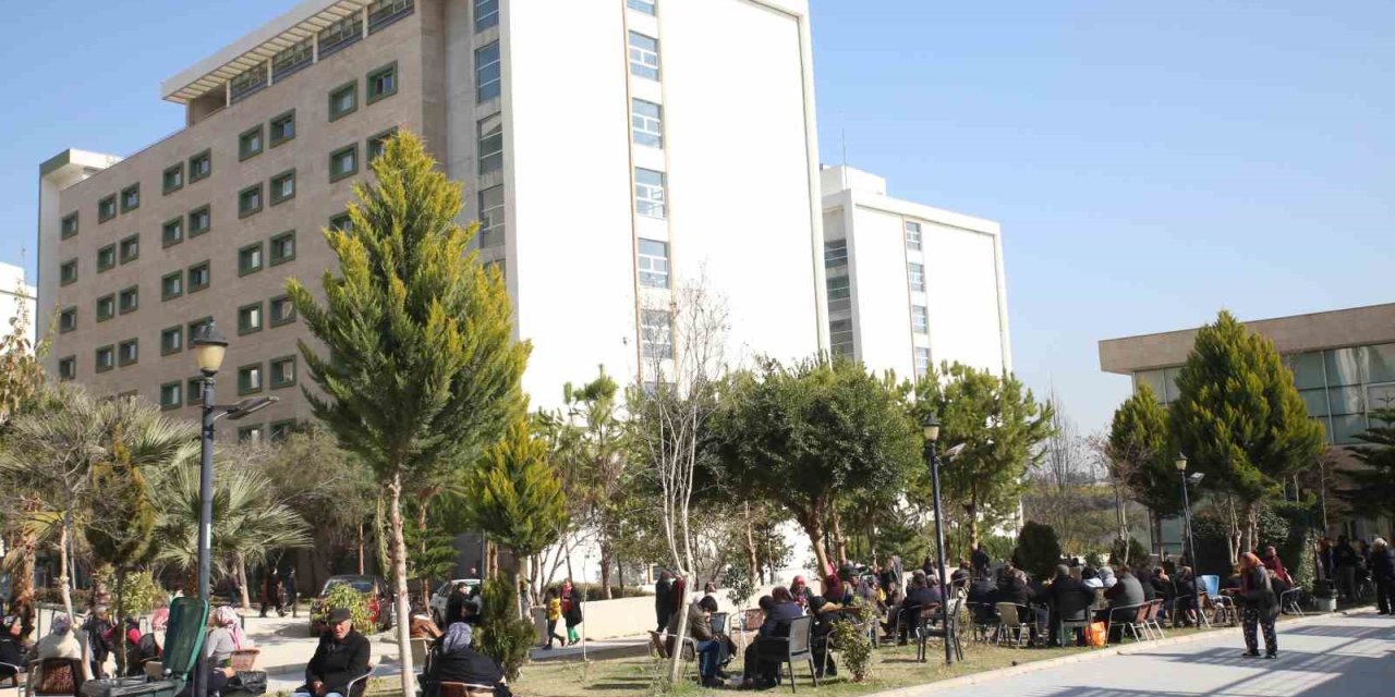 Mersin’deki Depremzedeler O Anları Anlattı: "ölümün Artık Geldiğini Düşündüm"