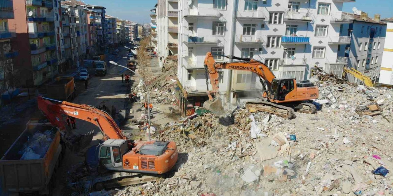 Malatya’da Enkaz Kaldırma Çalışmaları Havadan Görüntülendi