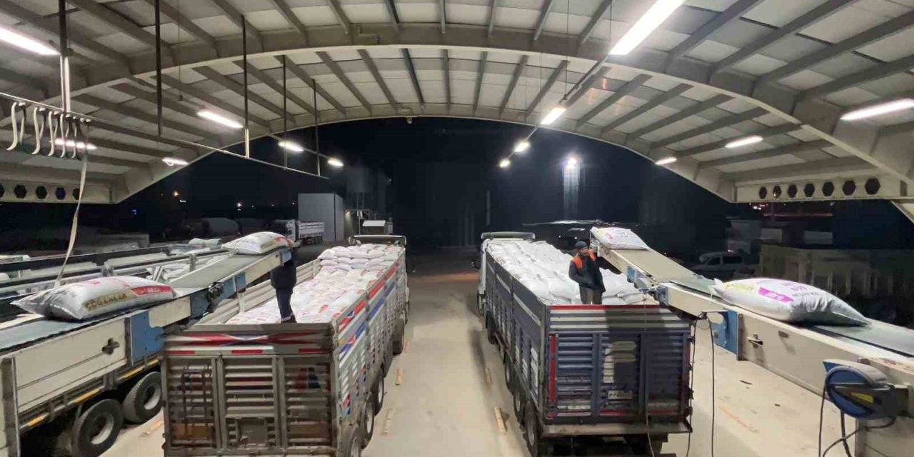 Konya Büyükşehir 50 Tır Unun Ardından Hatay’a 10 Tır Besi Ve Süt Yemi Gönderiyor