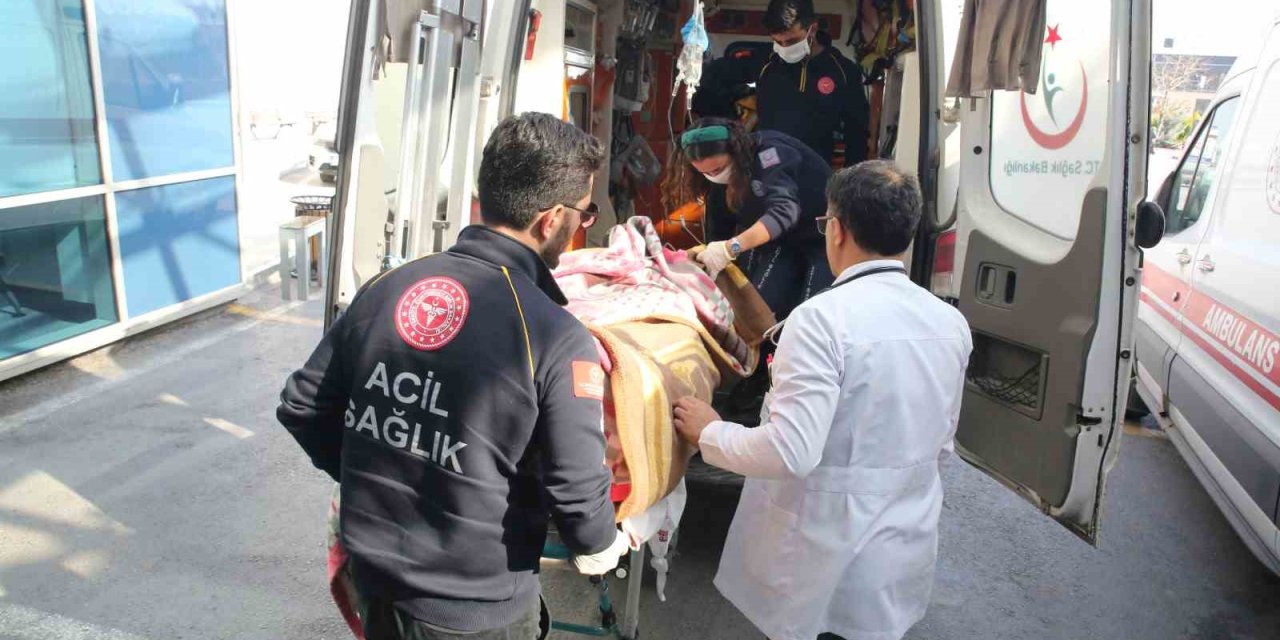 278 Saat Sonra Enkazdan Sağ Çıkarılan Hakan Yasinoğlu, Mersin’e Getirildi