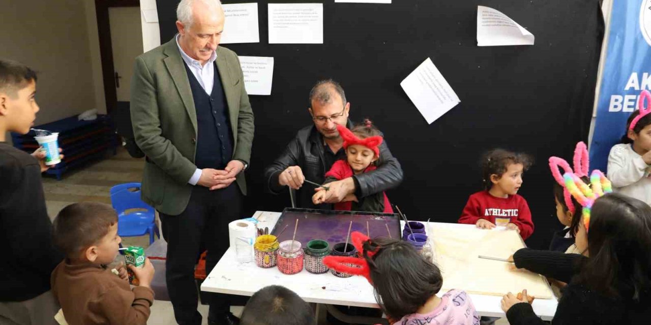 Gültak, Depremzedelerle Bir Araya Geldi