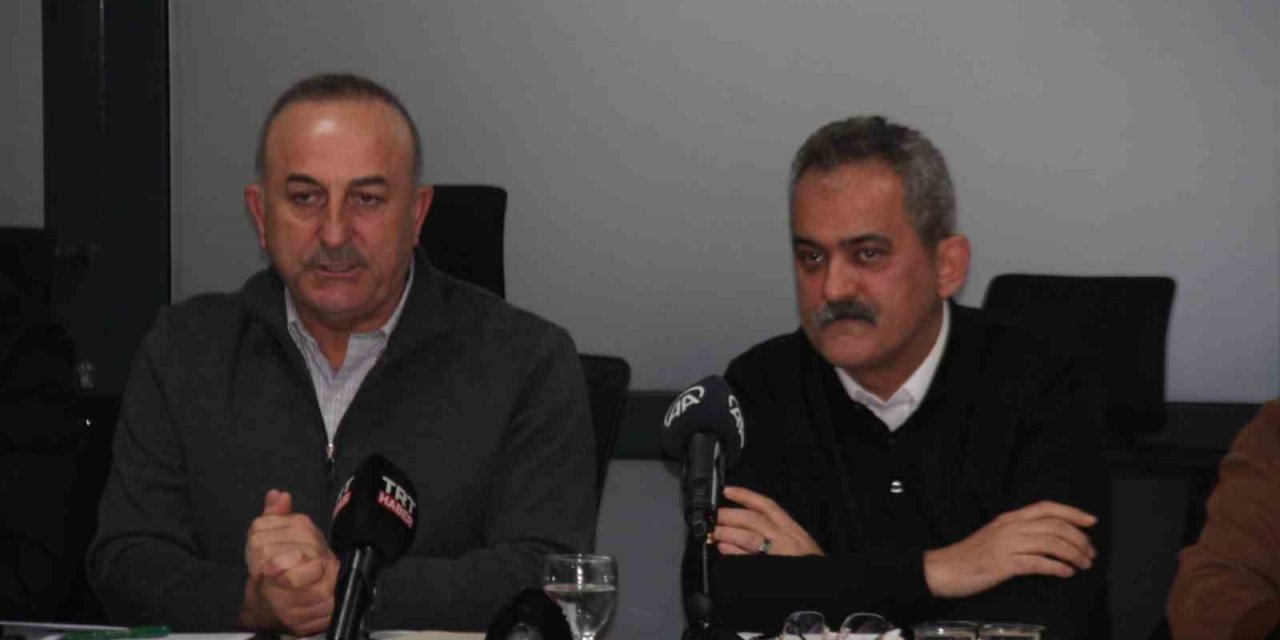 Bakan Çavuşoğlu: "devlet, Millet El Ele Vererek Tüm Deprem Bölgelerini Ayağa Kaldırmamız Gerekiyor"