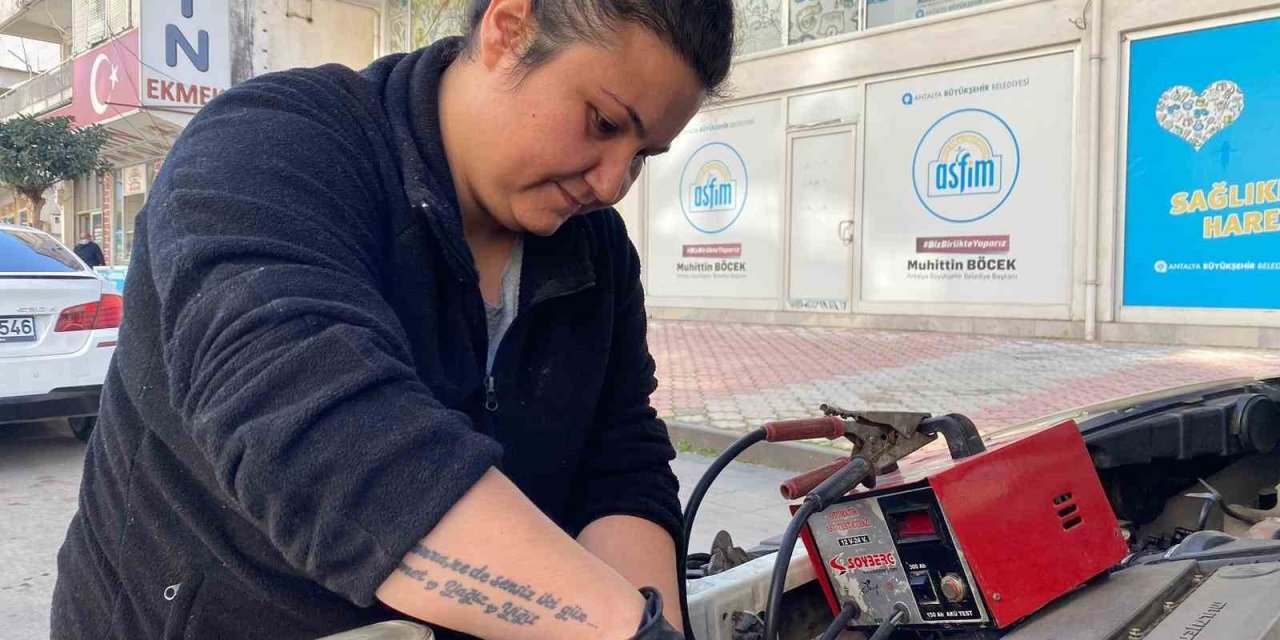 Kayınvalidesiyle Hurda Akü Toplayarak Başladığı İşte Patron Oldu