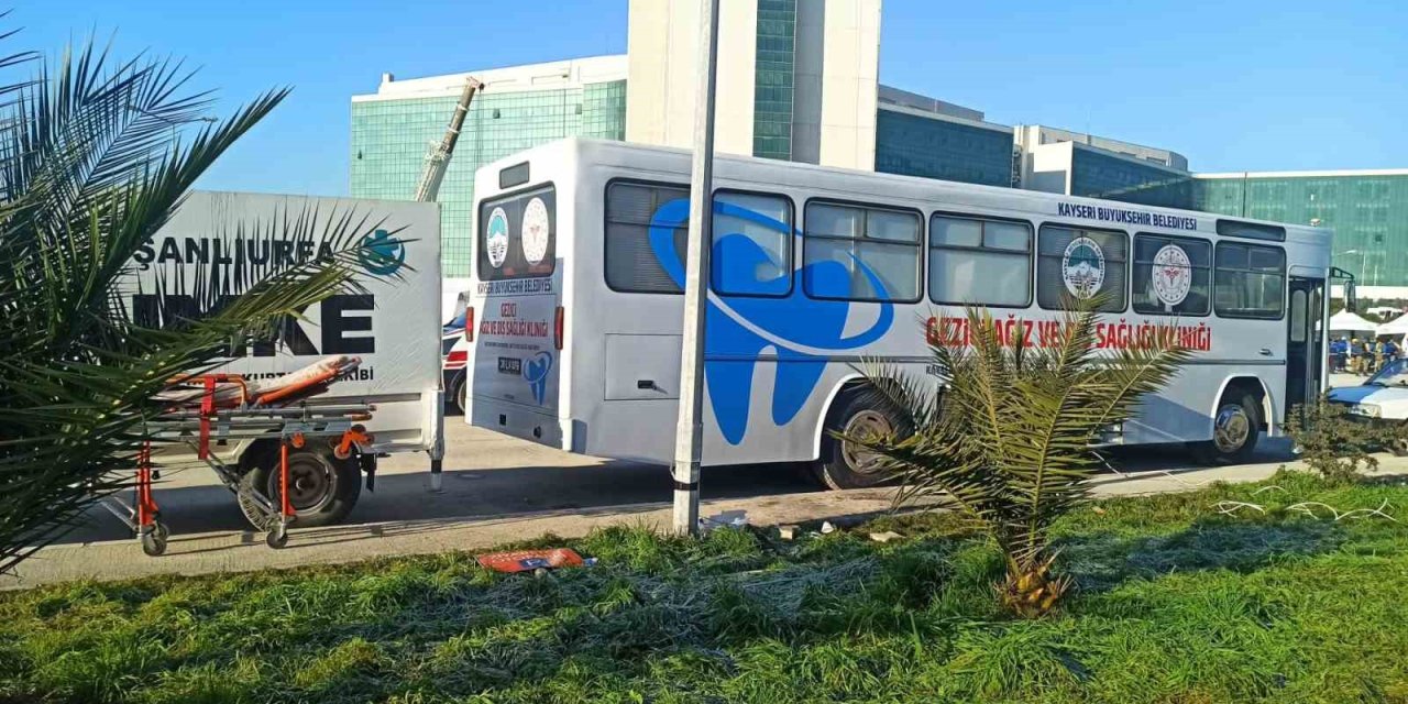 Gezici Ağız Ve Diş Sağlığı Kliniği Depremzedelerin Hizmetinde