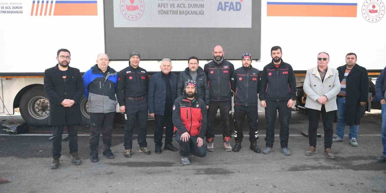Büyükkılıç, Kahramanmaraş’ta Vali Çiçek Ve İtfaiye Ekipleriyle Bir Araya Geldi
