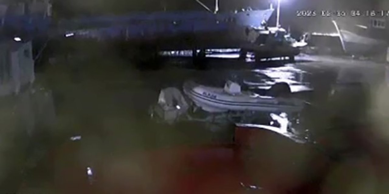 Hatay’da Deprem Anı Geminin Güvenlik Kamerasına Yansıdı