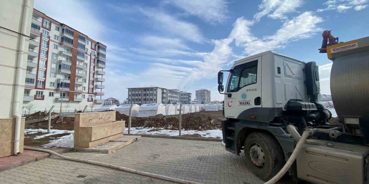 Maski Depremzedelere Temiz İçme Suyu Sağlıyor