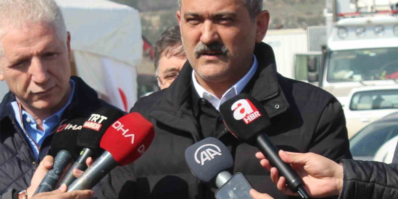 Bakan Özer: "10 İlde Eğitim-öğretimin Başlangıcıyla İlgili Detayları Yarın Açıklayacağız"