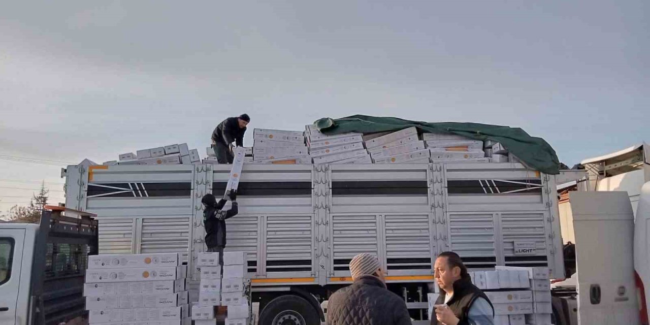 Kulu’dan Depremzedelere Yardım
