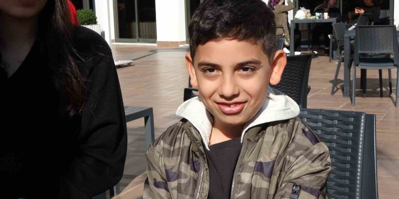 Depremzede Fatih’ten Enkaz Altında Hayat Kurtaracak Bileklik Tasarımı