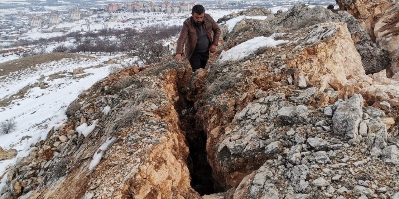 Malatya’da Korkunç Manzara: Deprem Dağı İkiye Böldü
