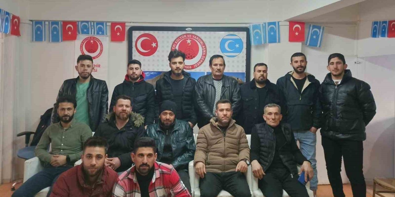Eskişehir’de Yaşayan Irak Türkmenleri, Yardım İçin Gittikleri Afet Bölgesinde Döndü
