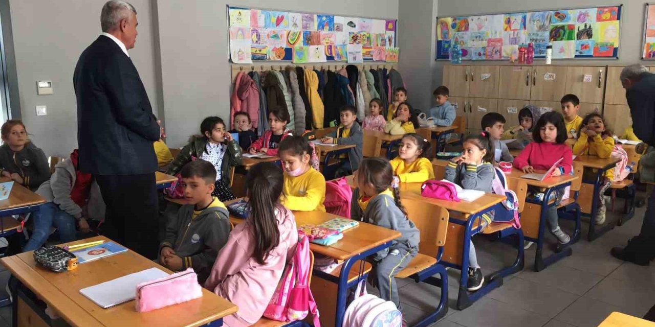 Aksu’da 289 Depremzede Öğrenci Okula Başladı