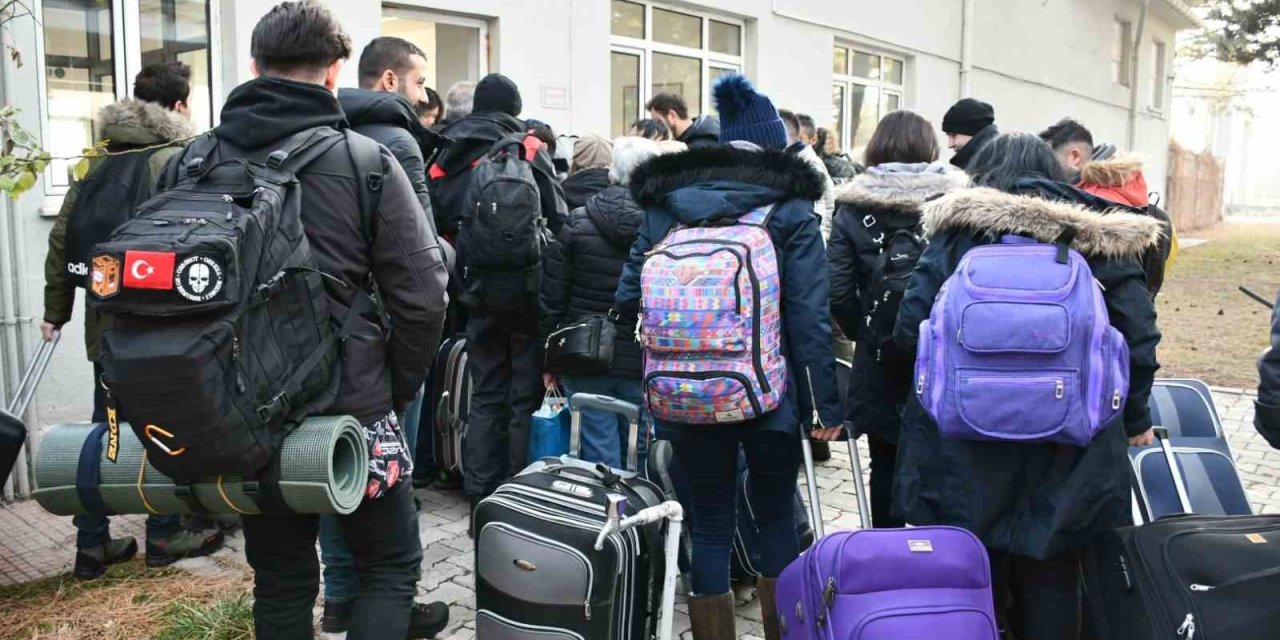 Eskişehir Adliyesinden 60 Personel Adıyaman’a Gitti