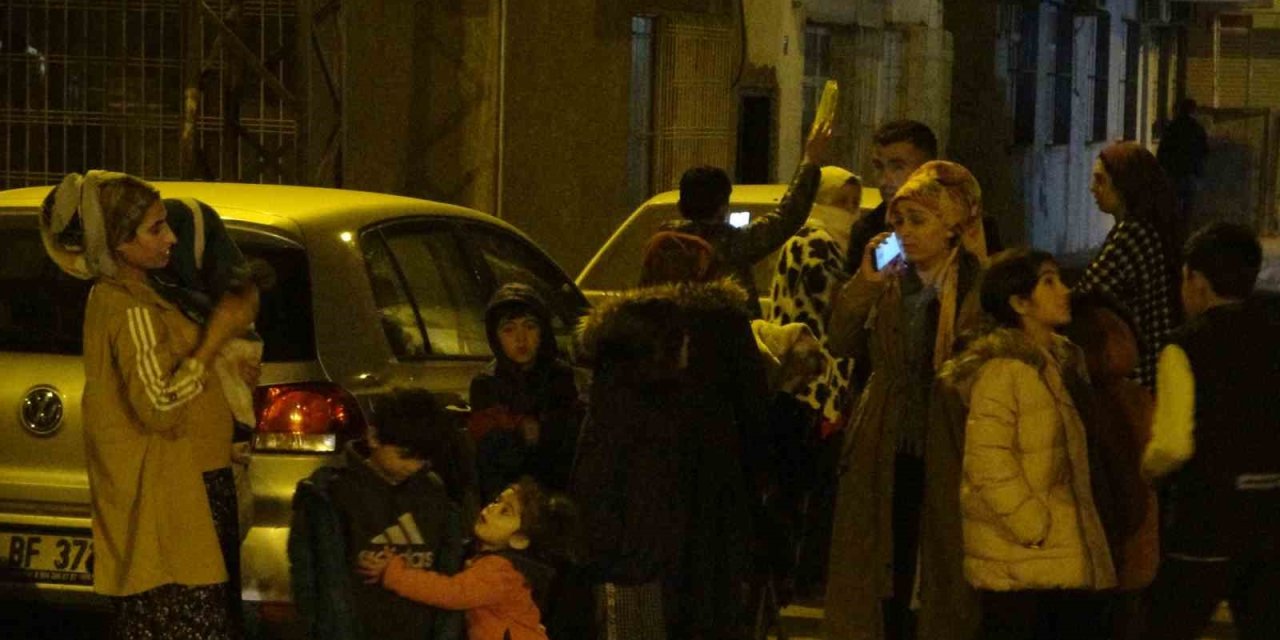 Hatay’da Deprem Oldu, Diyarbakır’da Vatandaş Serum İle Dışarı Kaçtı