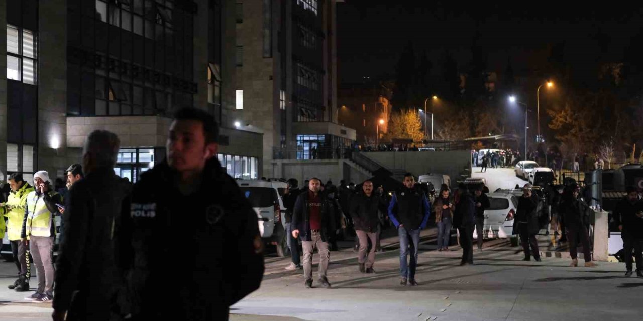 Cumhurbaşkanı Erdoğan, Kahramanmaraş Ziyaretinde Depreme Yakalandı