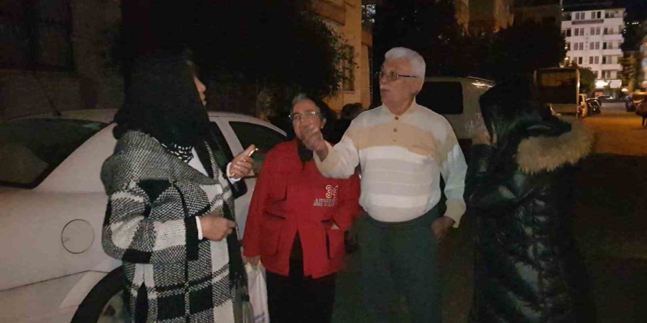 Hatay Merkezli İki Deprem Alanya’yı Da Sokağa Döktü