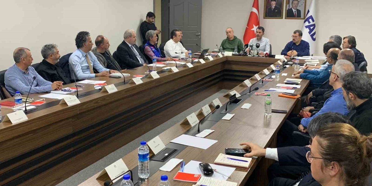 Bakan Kurum: "10 Binadan Biri Ya Yıkılacak, Ya Yıkık Ya Da Oturulamaz Durumda”