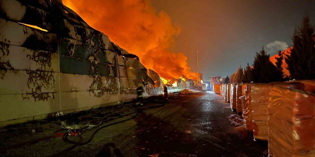 Konya’da Plastik Fabrikasında Yangın