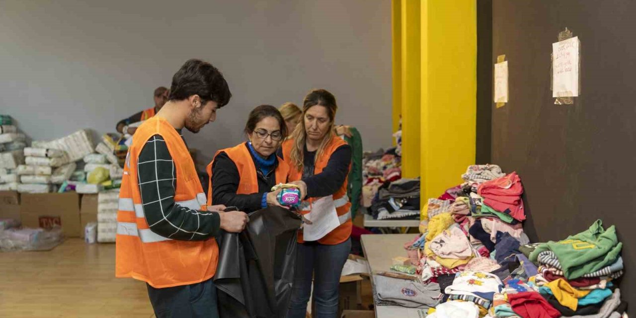 Mersin’de Depremzedeler İçin 7 Dayanışma Merkezi Kuruldu