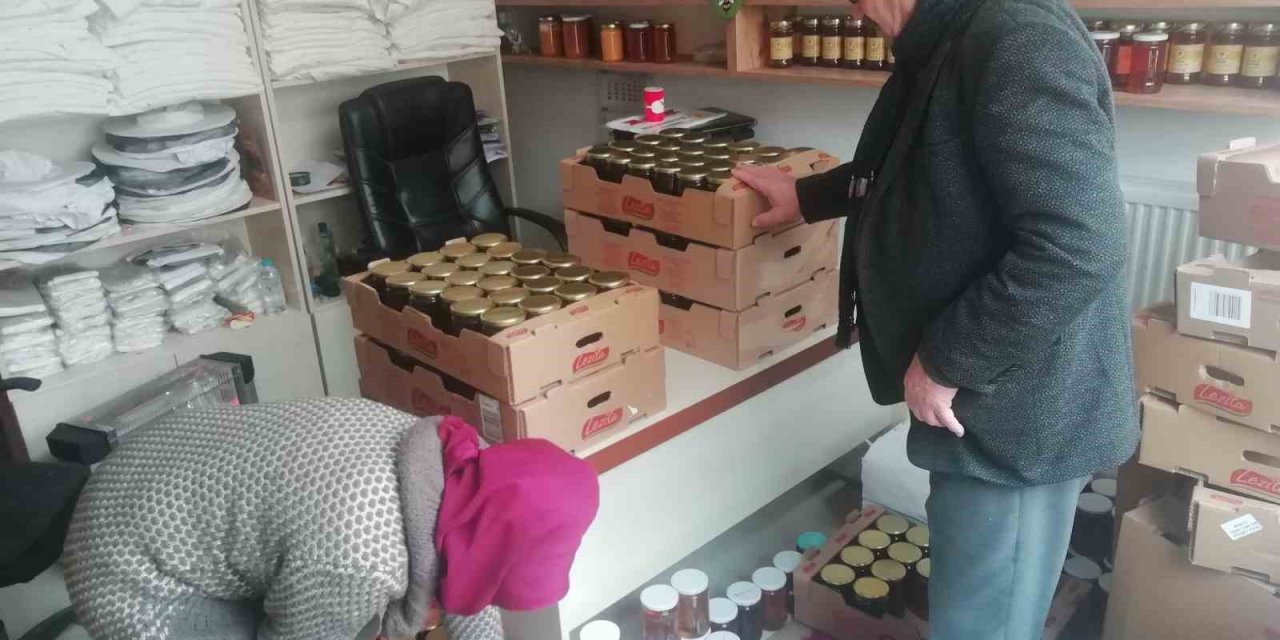 Eskişehirli Arıcılar Deprem Bölgesine Bal Gönderiyor