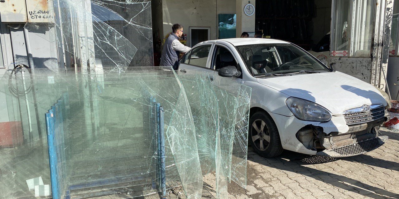 Depremde Hasar Gören Araçlar Onarılıyor