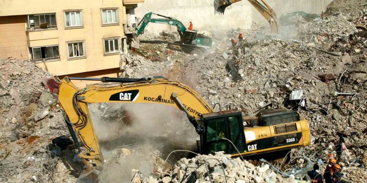 Başkan Çolakbayrakdar: "her Şartta Depremzede Kardeşlerimizin Yanındayız"