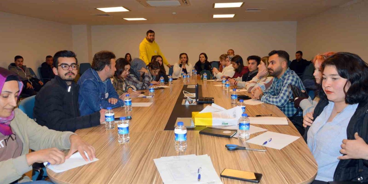 Manavgat Gençlik Meclisi’nden Deprem Sonrası Psikolojik Yardım Eğitimi
