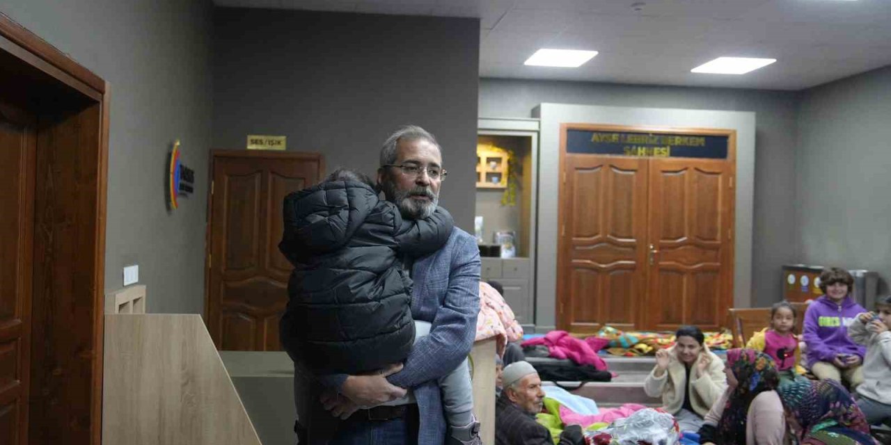 Tarsus Belediyesi Hatay Depreminin Ardından Seferber Oldu