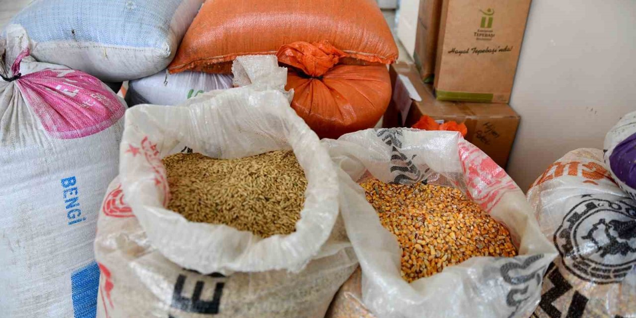 Tepebaşı’ndan Deprem Bölgesindeki Çiftçilere Yem Desteği