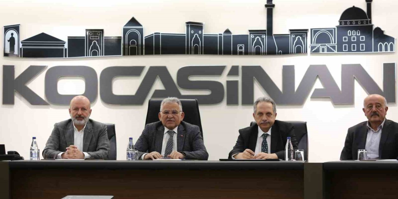 Başkan Çolakbayrakdar; “çözüm Merkezi, 7/24 Saat Çalışarak, Yaraları Sarıyor”