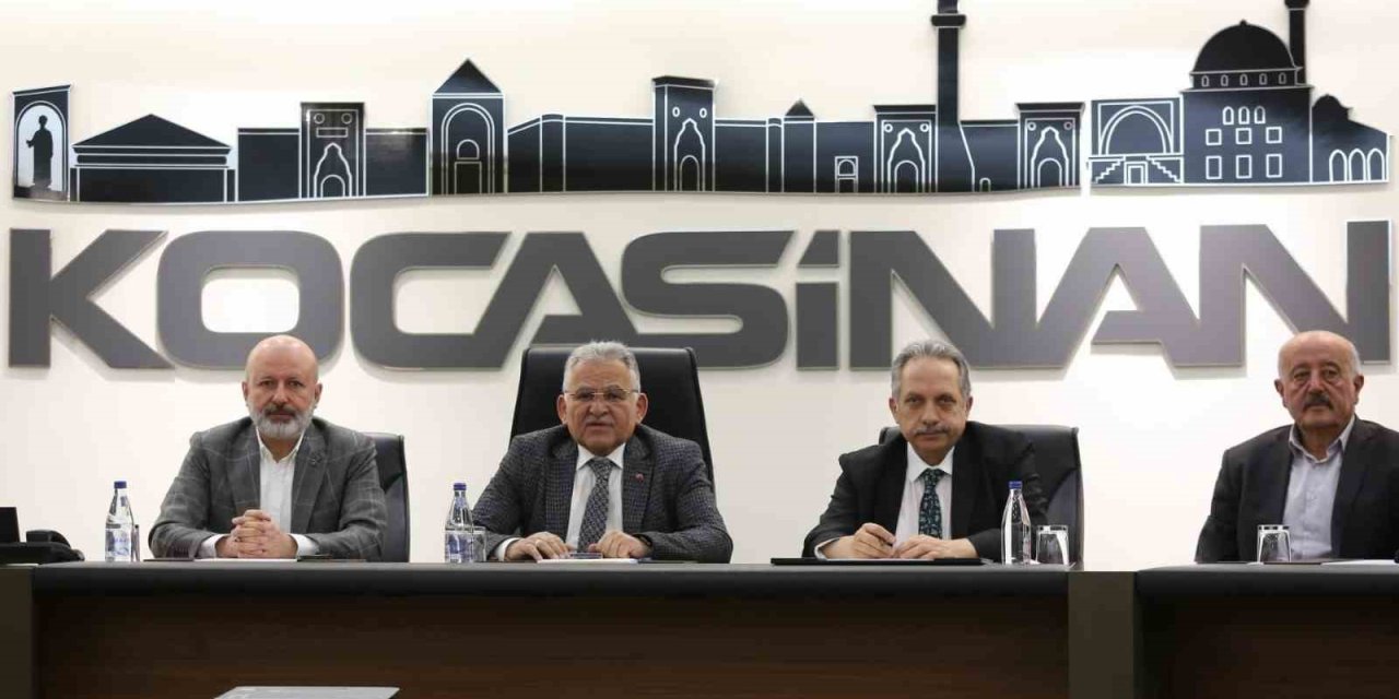 Büyükkılıç, İlçe Başkanları İle Kocasinan’da Bir Araya Geldi